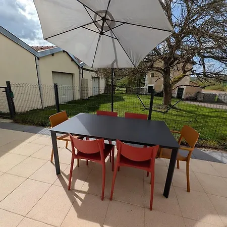 Holiday home Maison De Chaleureuse, Terrasse - 6 Pers. - Fr-1-589-859
